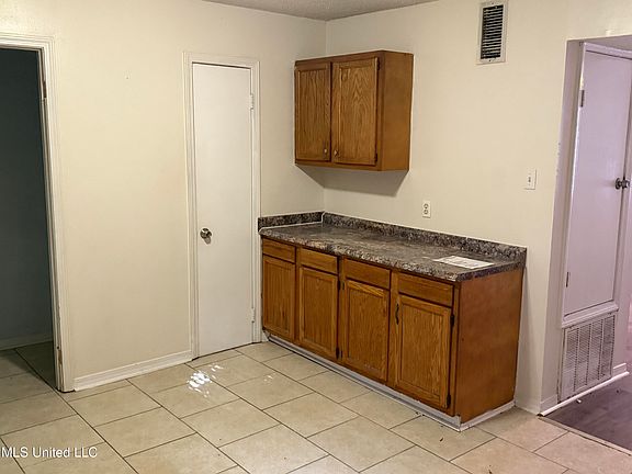 4th image of 3503 Hancock Ave