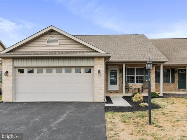 266 Lantern Ln, Chambersburg, PA 17201