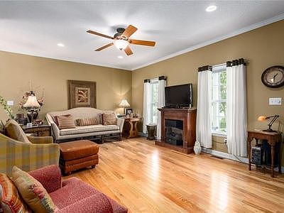 3rd image of 5688 Friendship Glen Dr