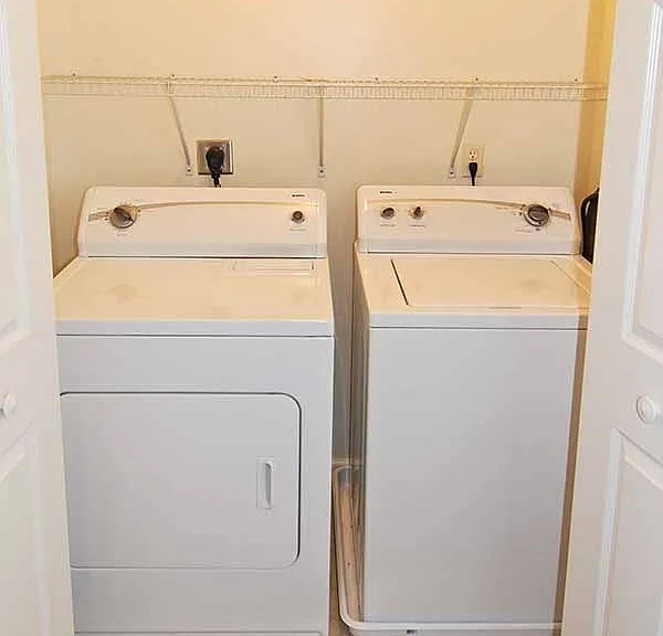 Stony Pointe Apartments - Laundry