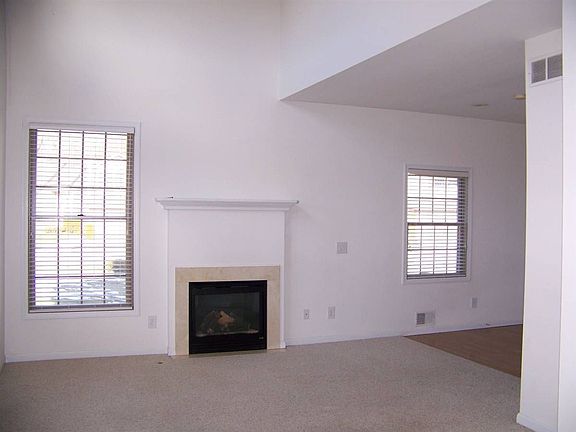 2nd image of 179 Stratford Ln #1