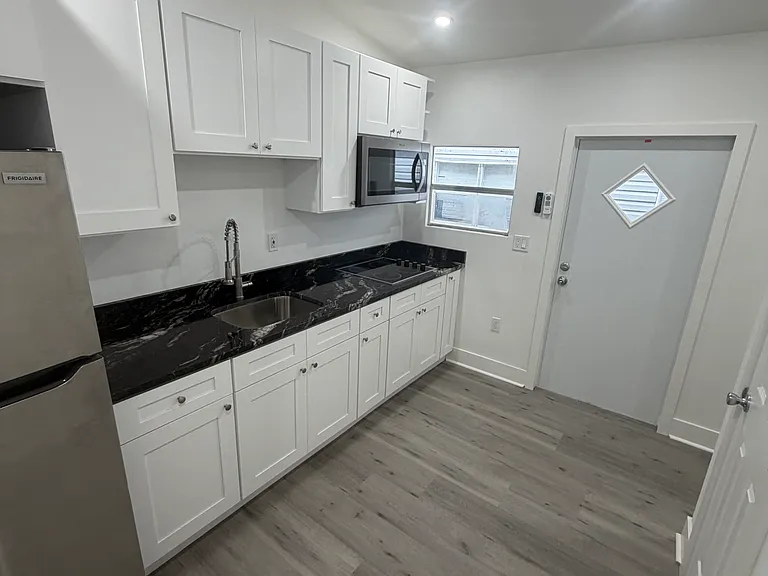 6817 N Habana Ave #1 — Photo 2
