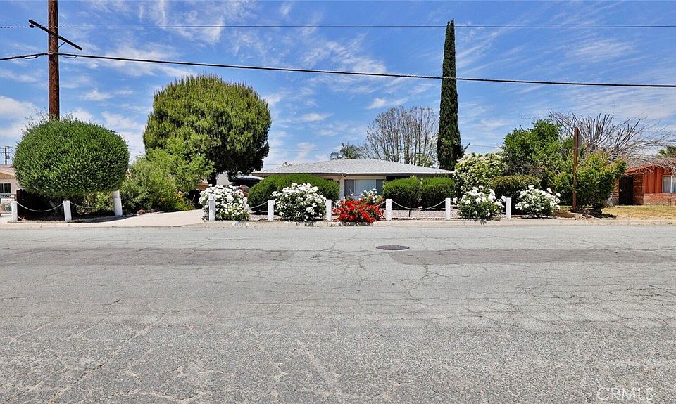 1st image of 42038 Mayberry Ave