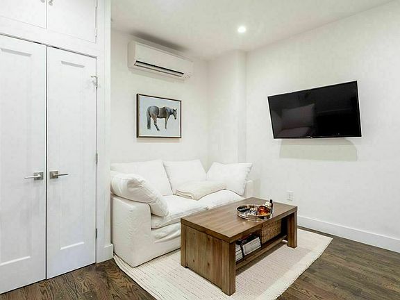 3rd image of 44 Grand St #1