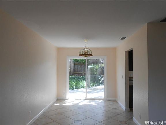 5th image of 8220 Canyon Oak Dr