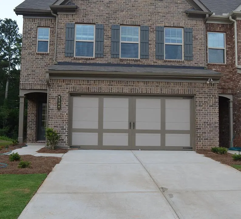 1105 Hampton Oaks Dr