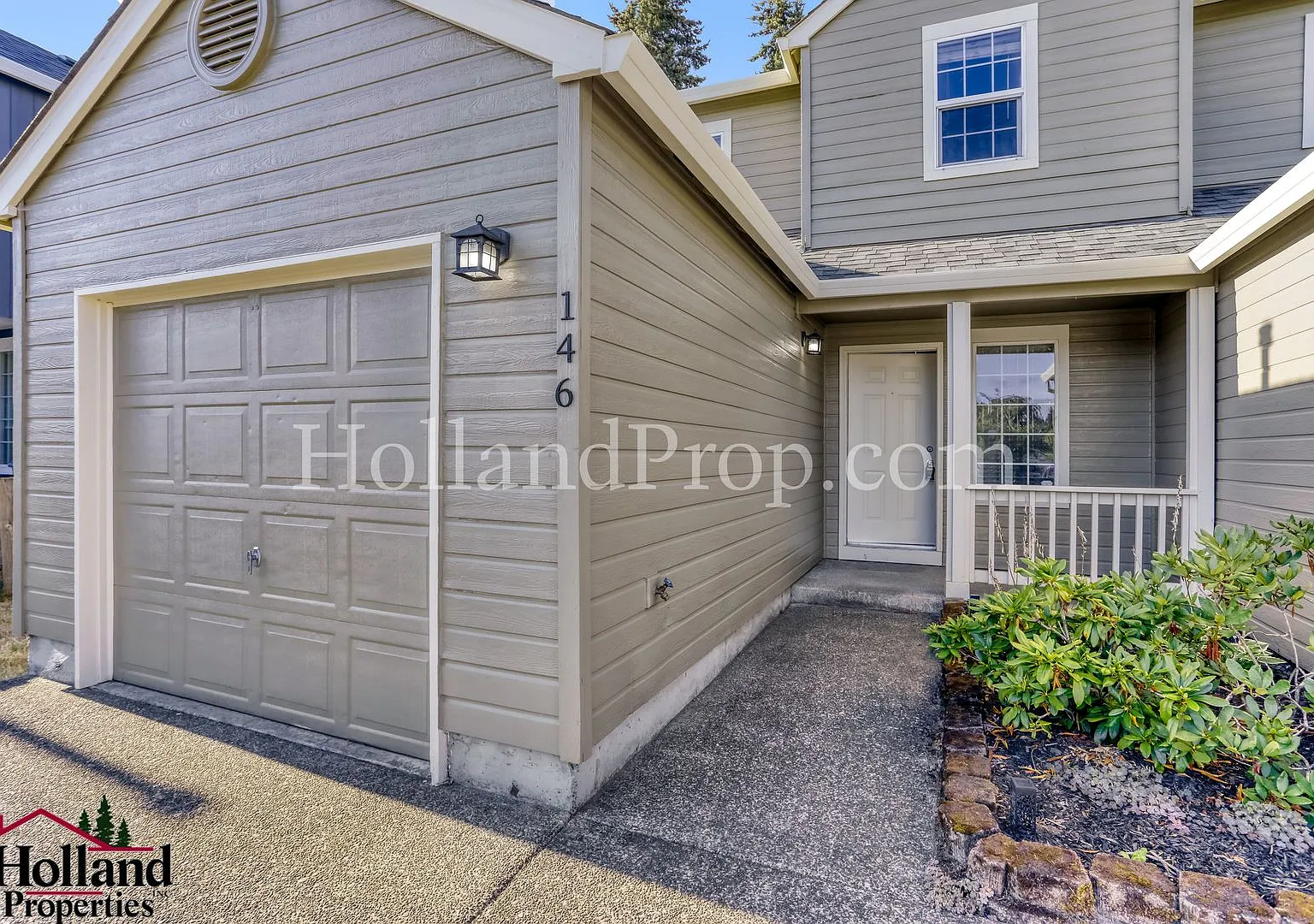 Inviting 3-Bedroom Townhome In Prime Hillsboro Location! ++ New Best Price $2,195 And Reduced Sec... — Photo 3