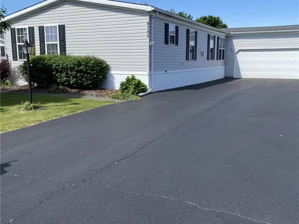 6382 Roberts Dr #439, Victor, NY 14564