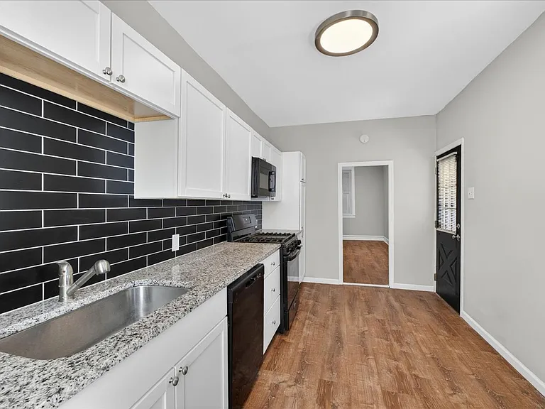6118 Vermont Ave — Photo 15