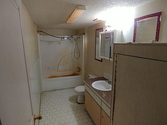 3rd image of 8617 Bronson Ln