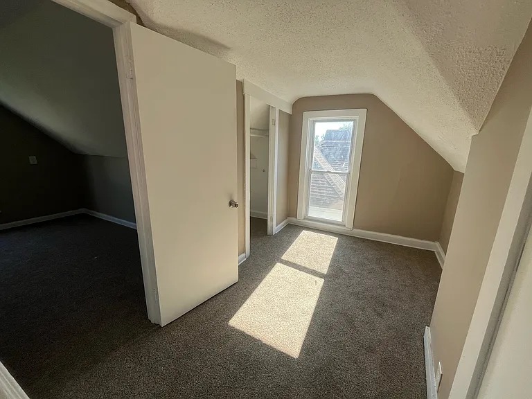 2117 6th Ave — Photo 37