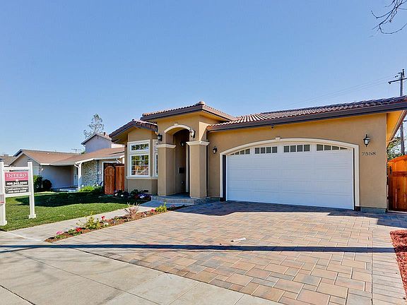 2nd image of 7558 Tiptoe Ln
