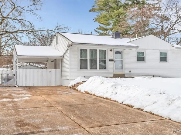 720 Babler Dr, Florissant, MO 63031