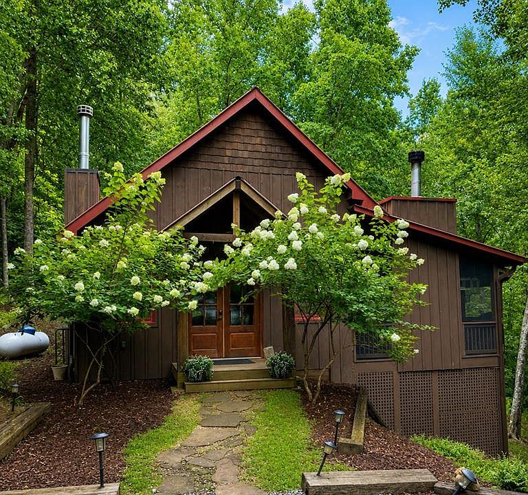 1st image of 766 Laurel Ridge Dr