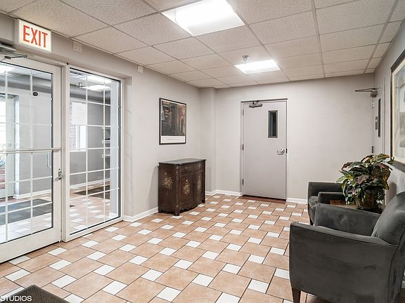 2nd image of 3303 S Grove Ave #603