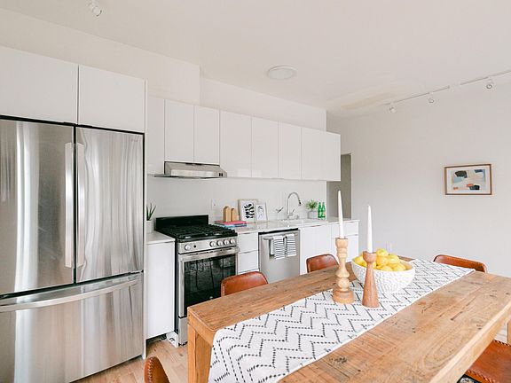 3rd image of 3607 Bellevue Ave #3607