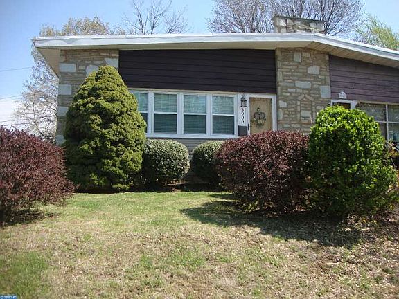 3rd image of 3905 Patrician Dr