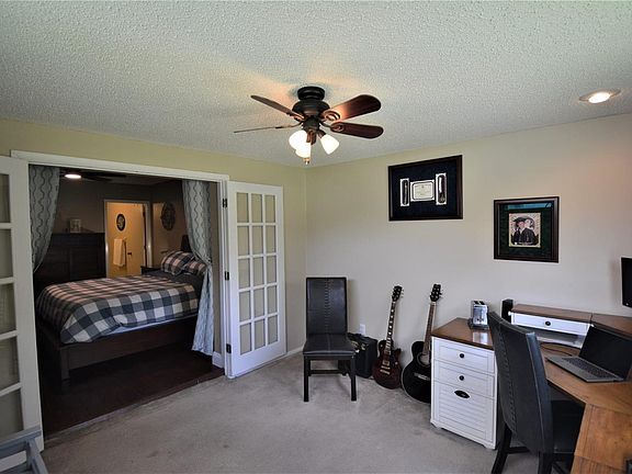 3rd image of 12809 Royal George Ave