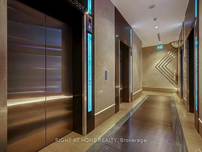 81 Navy Wharf Ct #2316 — Photo 5