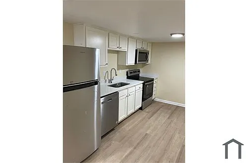 529 Irving St NW #2 Photo 1