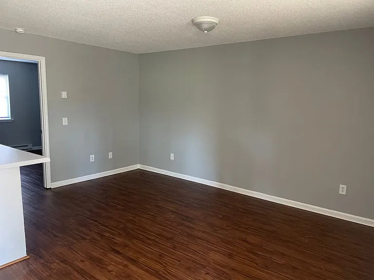 732-740 Hammer Ave #806 — Photo 4