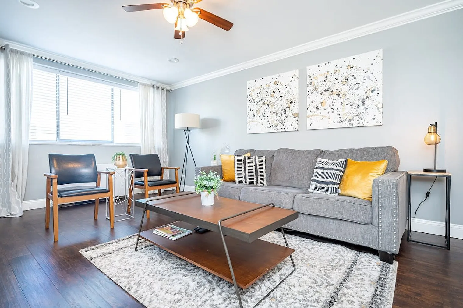 2 bed, 1.0 bath, 839 sqft, $2,502 — Photo 1