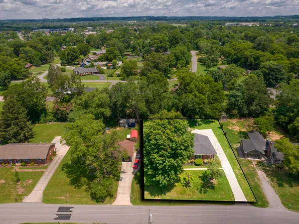 1117 Peninsula Dr, Gallatin, TN 37066