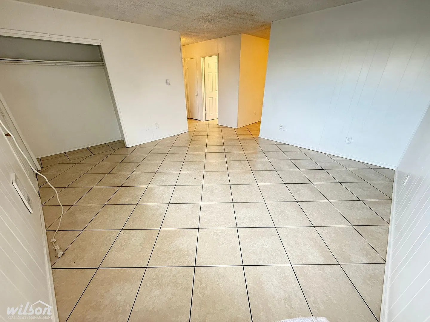 306 W Pierce St — Photo 2