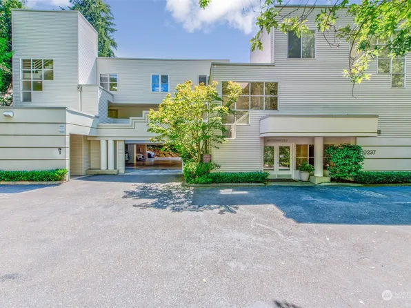 10237 SE 3rd Street #9, Bellevue, WA 98004