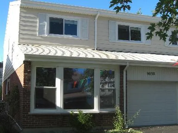 9038 Hollyberry Ave, Des Plaines, IL 60016