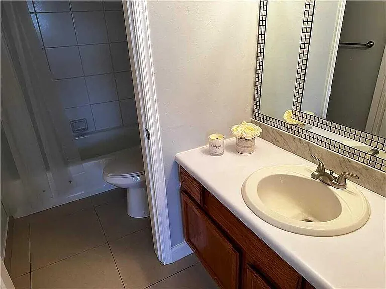 105 S Riverside Dr #303 — Photo 32