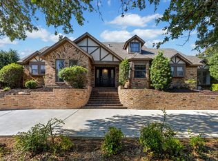 2813 Country Club Rd, Garland, TX 75043