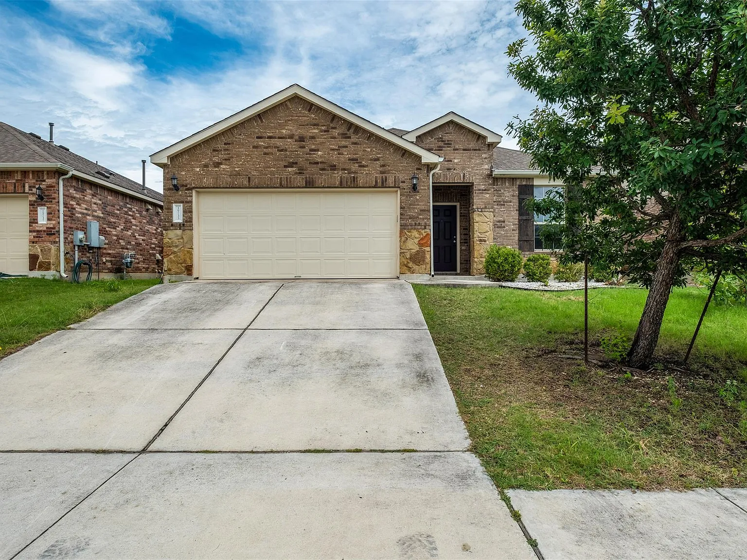 3 bed, 2.0 bath, 1690 sqft, $1,950 — Photo 2