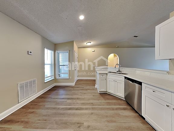 4th image of 574 Wekiva Bluff St