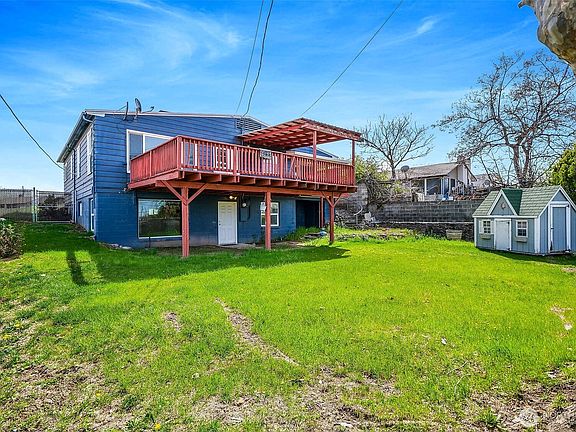 5th image of 952 S Juniper Drive