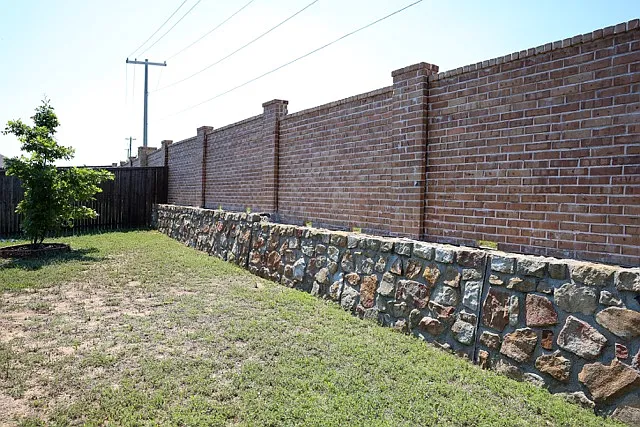 1416 Waggoner Dr — Photo 32