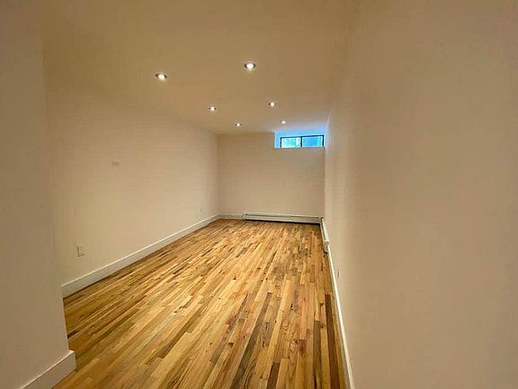 4th image of 102 W 138th St