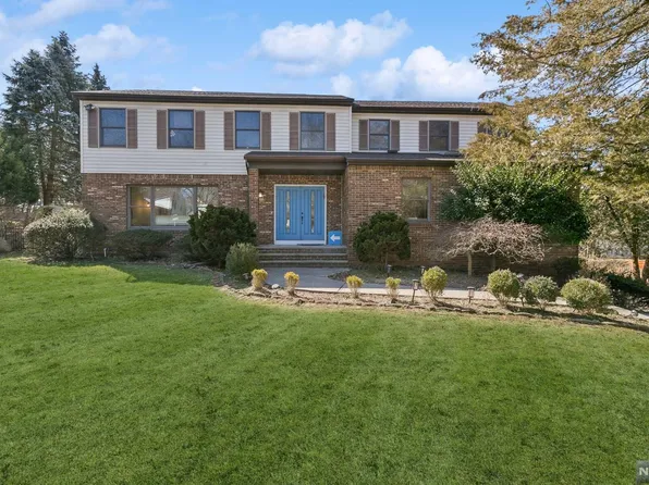 10 Hillside Ave, Cresskill, NJ 07626
