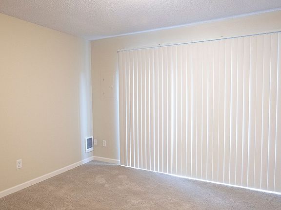 3rd image of 2003 NE Schuyler St #0