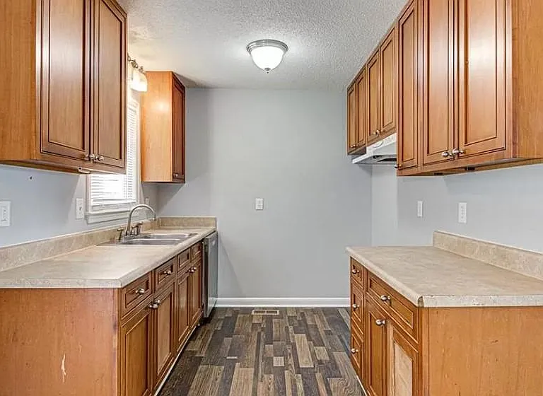 409 W Vandalia Rd — Photo 11