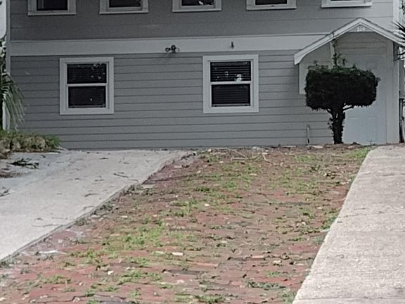 2nd image of 214 N Peninsula Dr