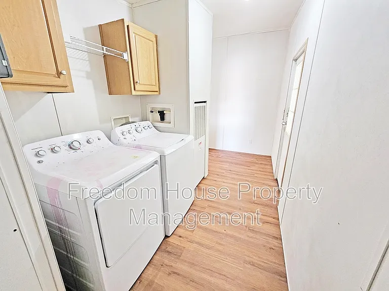 5220 Jerry Ave — Photo 28