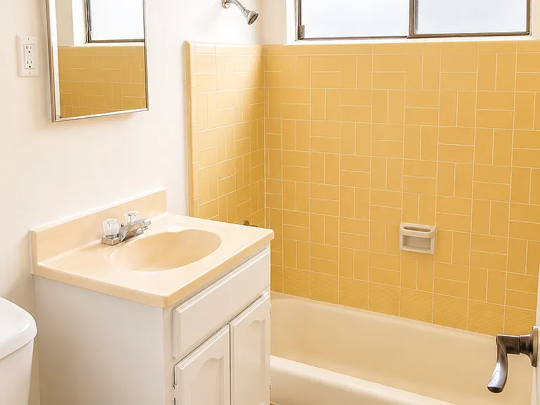 1760 Redondo Ave #2 — Photo 6