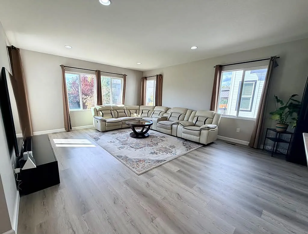 3 bed, 3431 sqft, $3,400 — Photo 3
