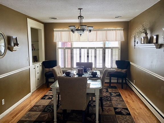 3rd image of 1 Nightengale Ave