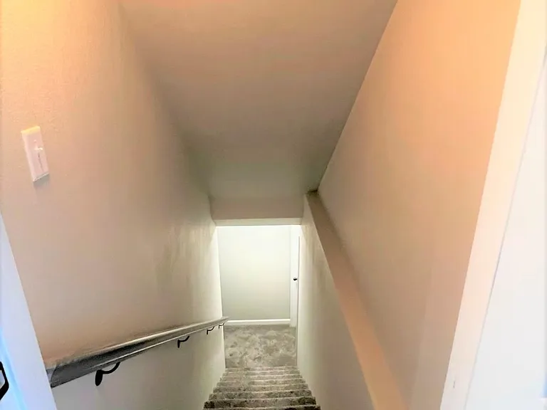 800 Cathy Dr W — Photo 22