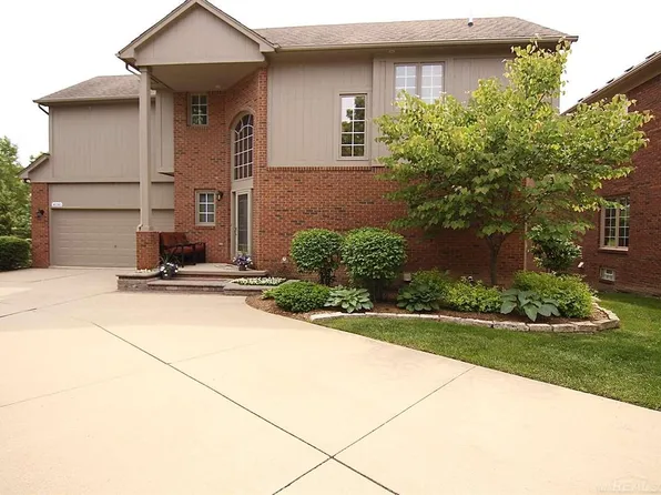 4150 Winter Dr, Shelby Township, MI 48316