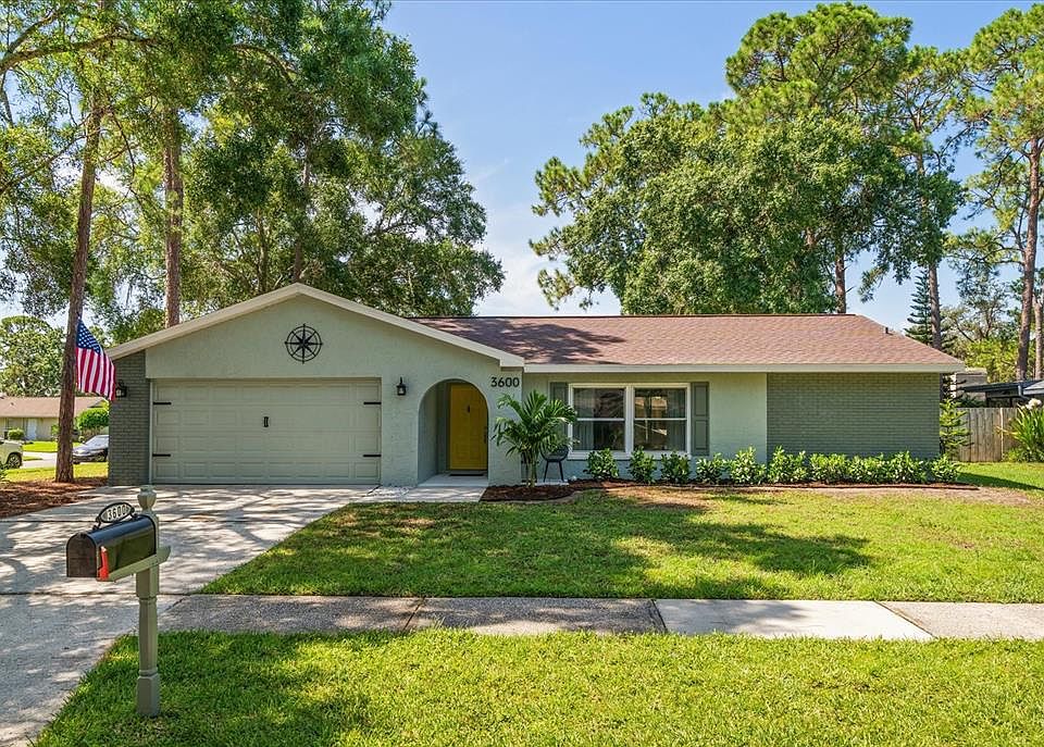 1st image of 3600 FAIRWAY FOREST CIRCLE
