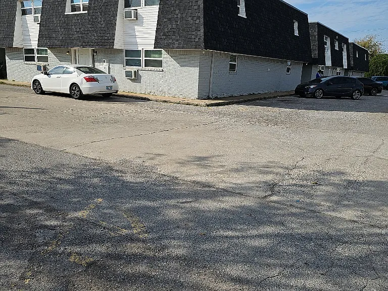 Greenswest Apartments — Photo 10