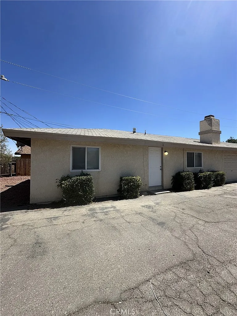 2 bed, 890 sqft, $1,650 — Photo 1